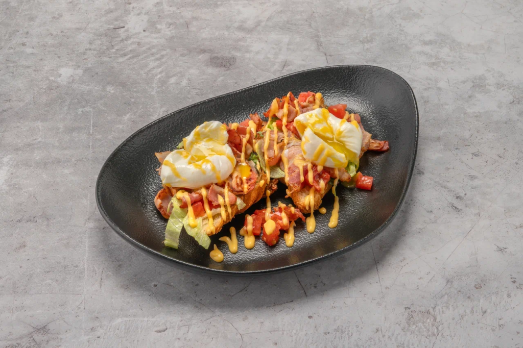 Круассан с грудинкой